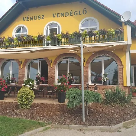 B&B Venusz Panzio Es Vendeglo