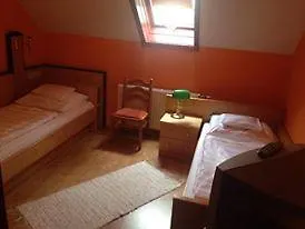 Bed & Breakfast Venusz Panzio Es Vendeglo *