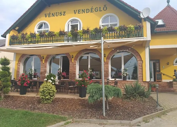 Bed & Breakfast Venusz Panzio Es Vendeglo