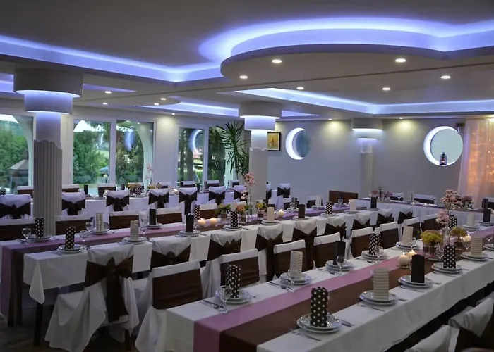 فندق مبيت وإفطار Venusz Panzio Es Vendeglo 3*