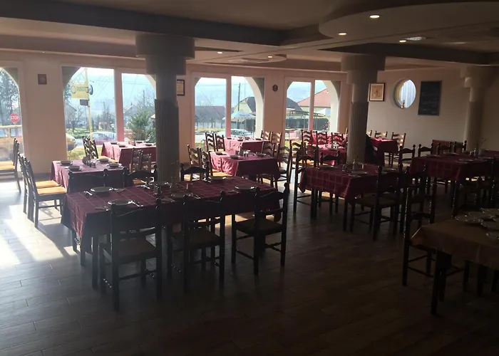 Venusz Panzio Es Vendeglo Bed & Breakfast